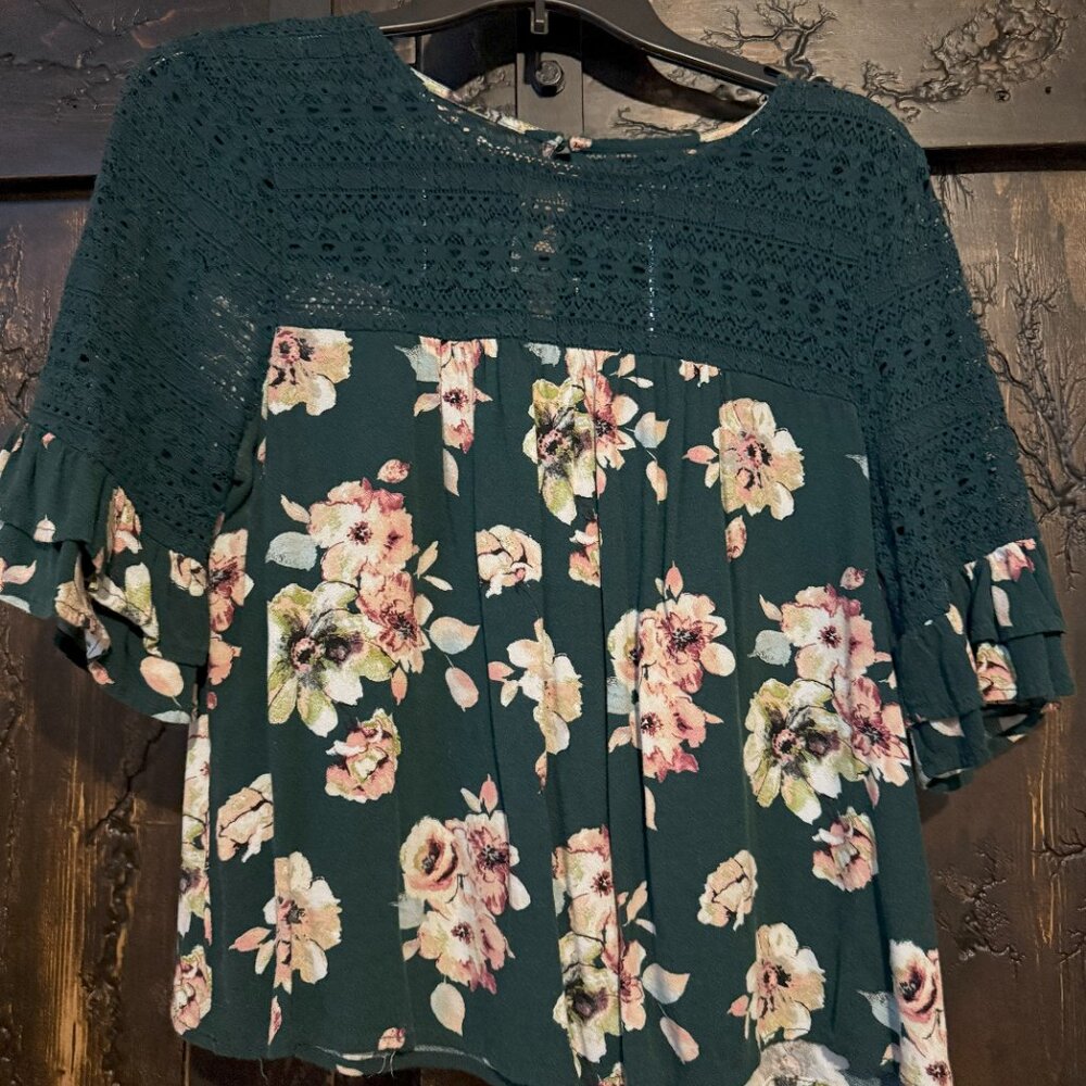 Romantic Lace & Floral Blouse – Junior Size Large – Boho Chic Vibes!
